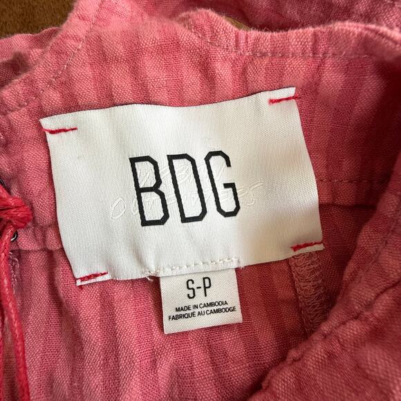 BDG Urban Outfitters Sadie Linen Blend Shortalls Overall Shorts Pink Sz Sml Boho - Picture 10 of 15